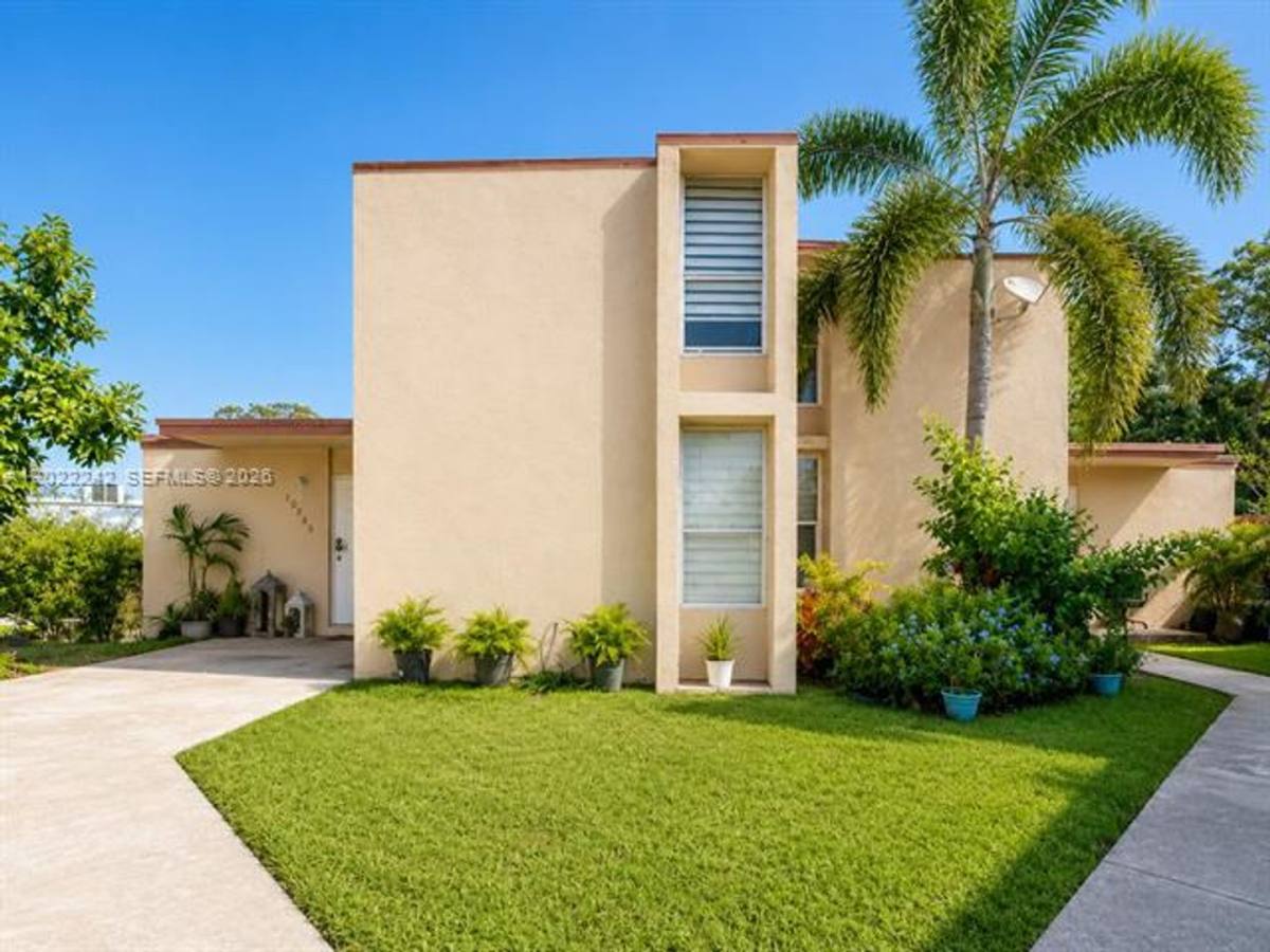 Townhouse for rent at 20033 SW 123rd Dr, Miami, FL 33177