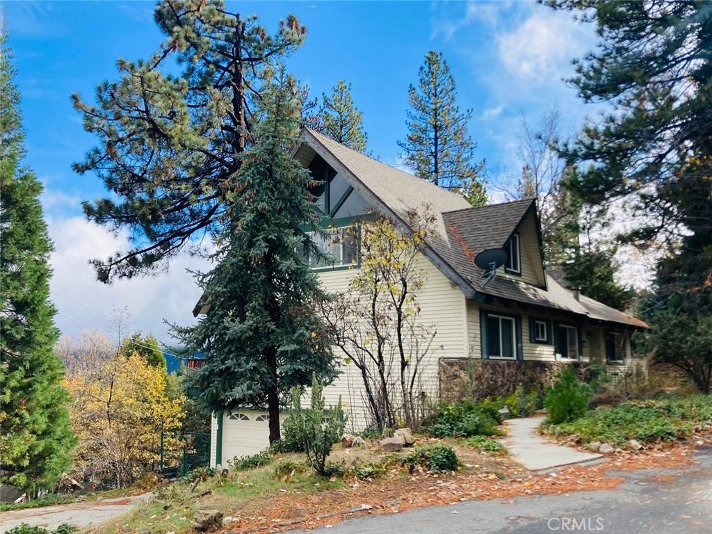 Apartment for rent at 943 Nadelhorn Dr #943, Lake Arrowhead, CA 92352