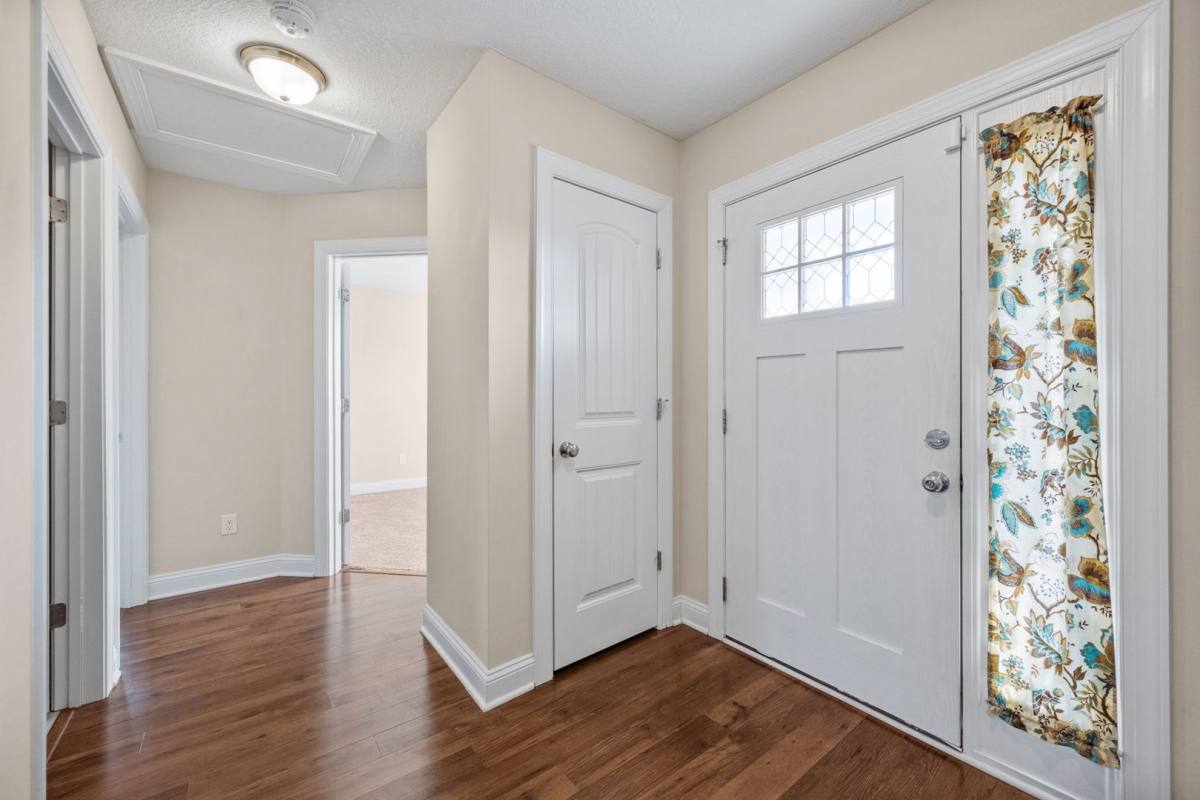 House for rent at 320 Aquamarine Circle, Jacksonville, NC 28546