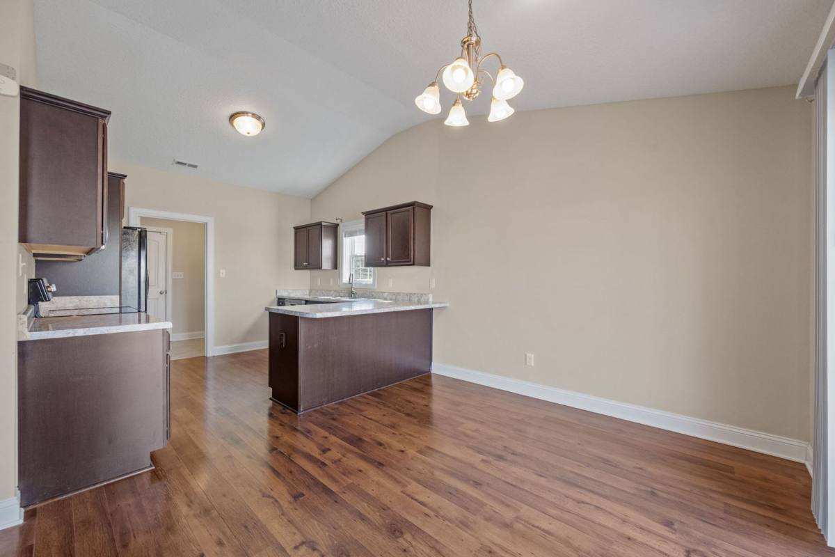 House for rent at 320 Aquamarine Circle, Jacksonville, NC 28546