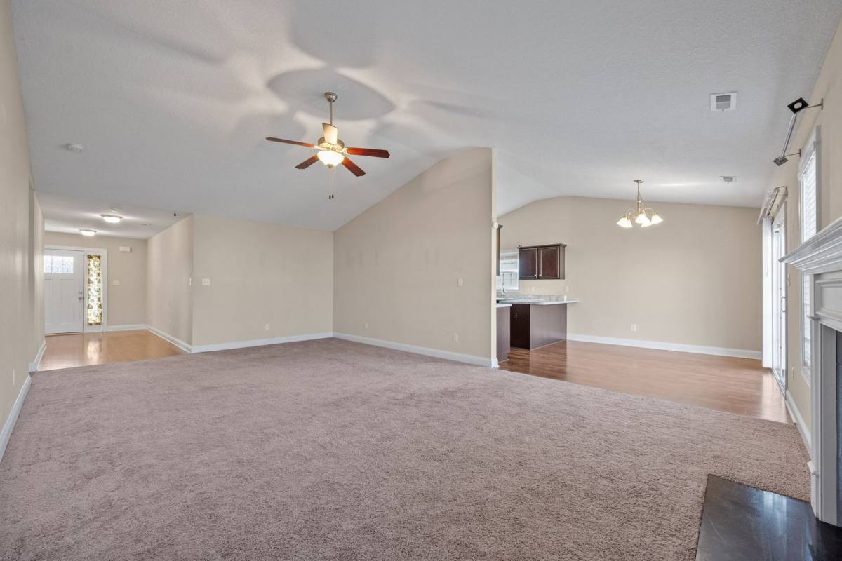House for rent at 320 Aquamarine Circle, Jacksonville, NC 28546