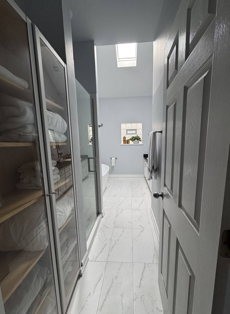 Apartment for rent at 2315 W Harrison St #4, Chicago, IL 60612