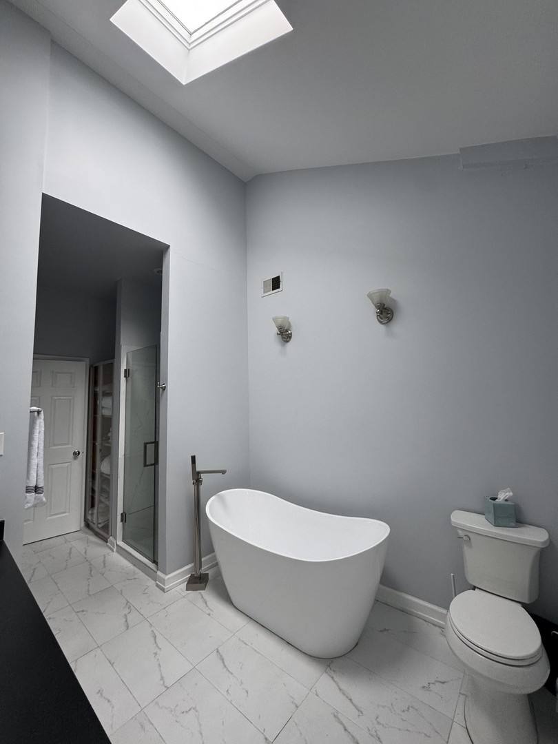 Apartment for rent at 2315 W Harrison St #4, Chicago, IL 60612
