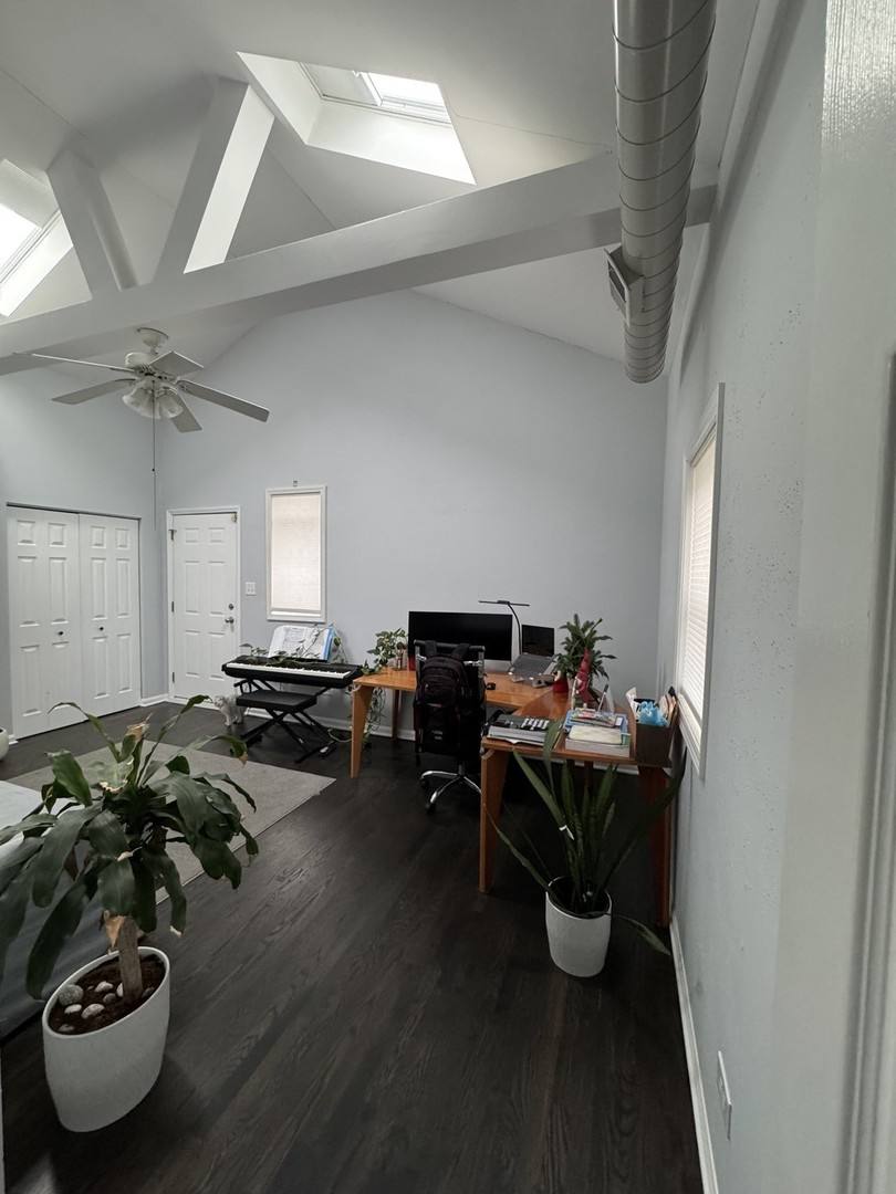Apartment for rent at 2315 W Harrison St #4, Chicago, IL 60612