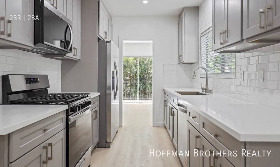 Apartment for rent at 1855 Camden Ave #5, Los Angeles, CA 90025