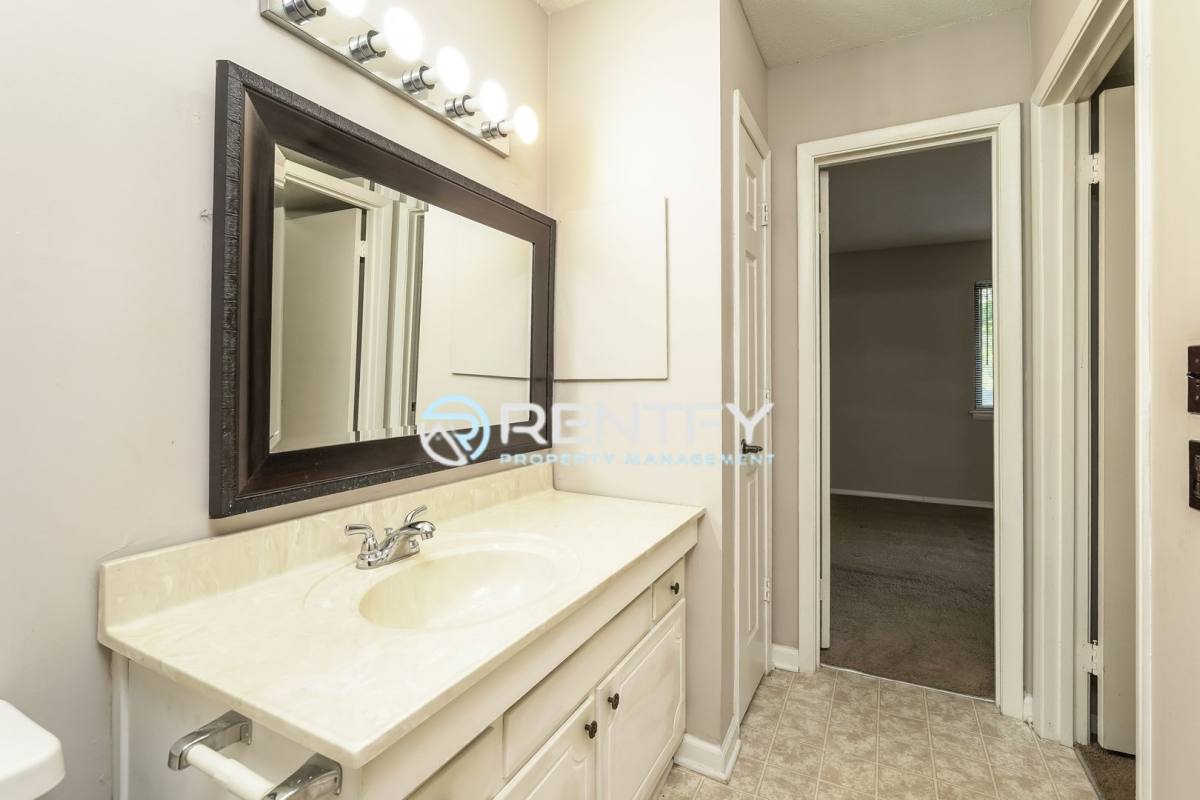 Condo for rent at 2260 Sunderland Rd, Winston Salem, NC 27103