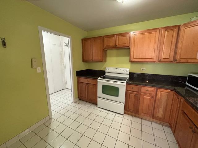 Condo for rent at 6301 N Sheridan Rd #11N, Chicago, IL 60660