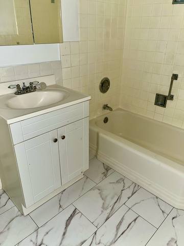 Condo for rent at 6301 N Sheridan Rd #11N, Chicago, IL 60660