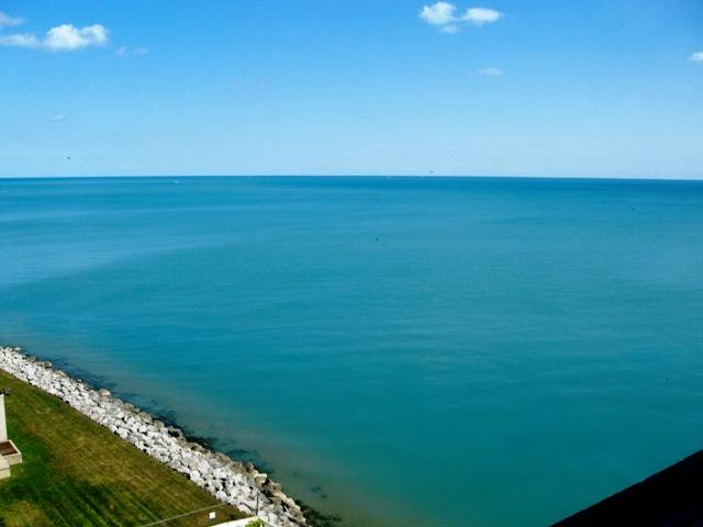 Condo for rent at 6301 N Sheridan Rd #11N, Chicago, IL 60660