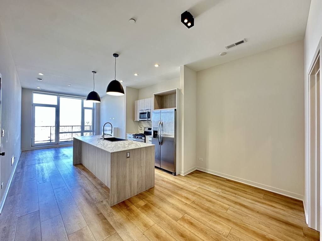 Apartment for rent at 6340 Belmont #D304, Chicago, IL 60634