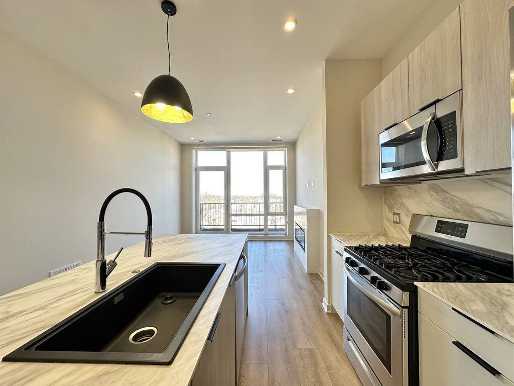 Apartment for rent at 6340 Belmont #D304, Chicago, IL 60634