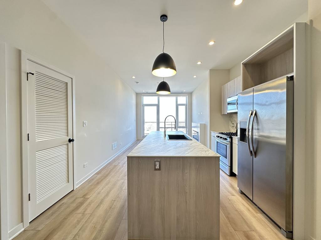Apartment for rent at 6340 Belmont #D304, Chicago, IL 60634