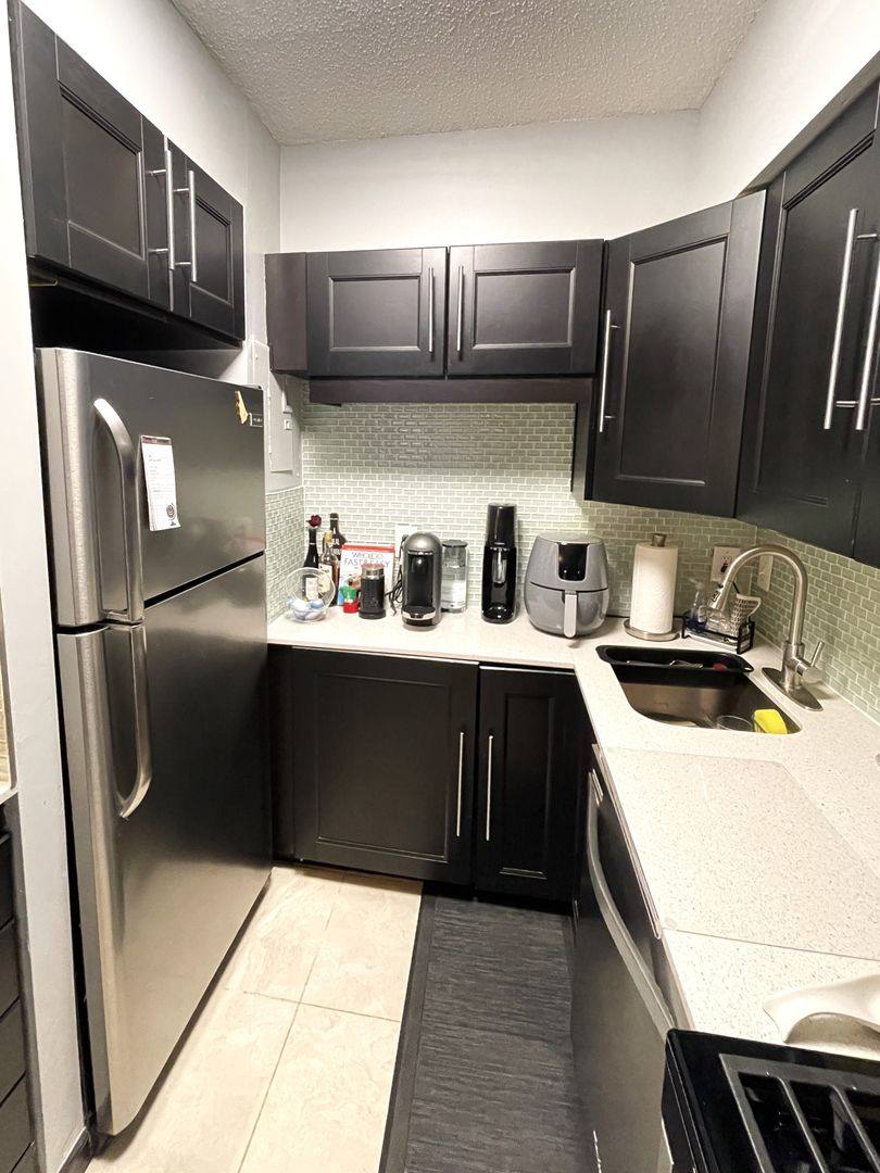 House for rent at 4801 Fairmont Ave #611, Bethesda, MD 20814