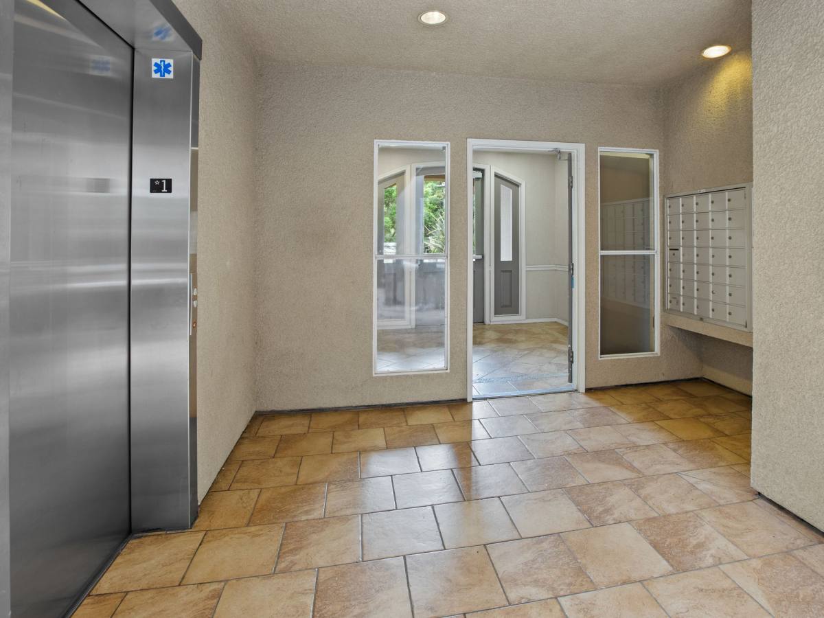 Apartment for rent at 3255 Sawtelle Blvd, Los Angeles, CA 90066