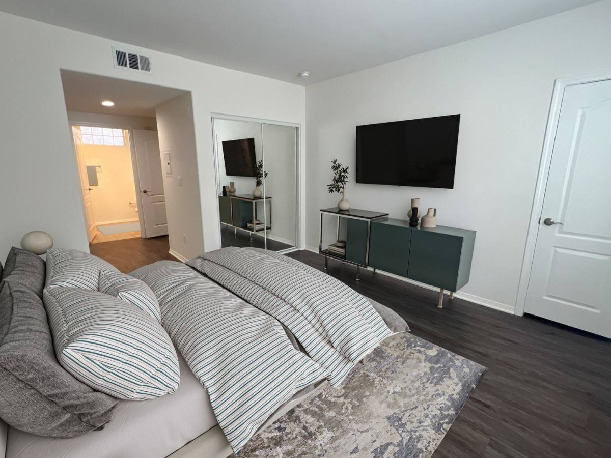 Apartment for rent at 3255 Sawtelle Blvd, Los Angeles, CA 90066
