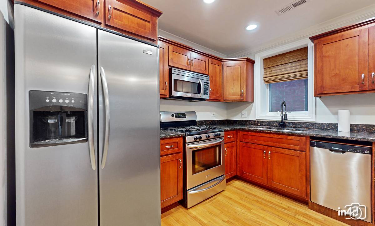 Apartment for rent at 1504 W Augusta Blvd #1, Chicago, IL 60642