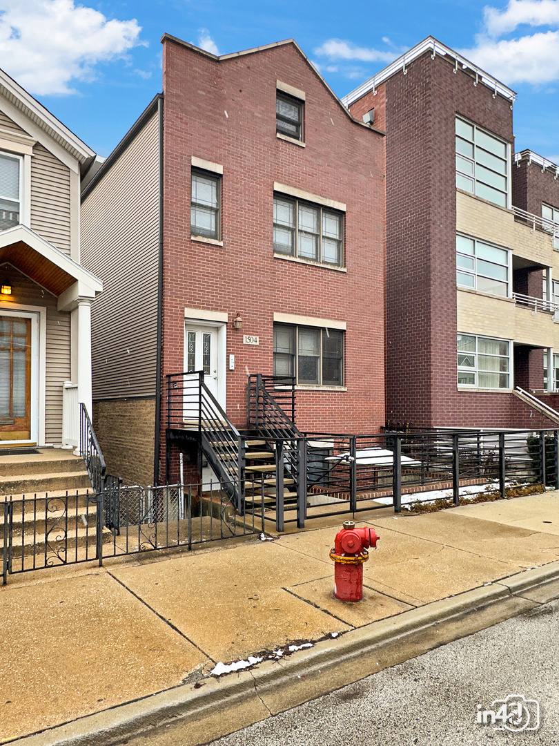 Apartment for rent at 1504 W Augusta Blvd #1, Chicago, IL 60642