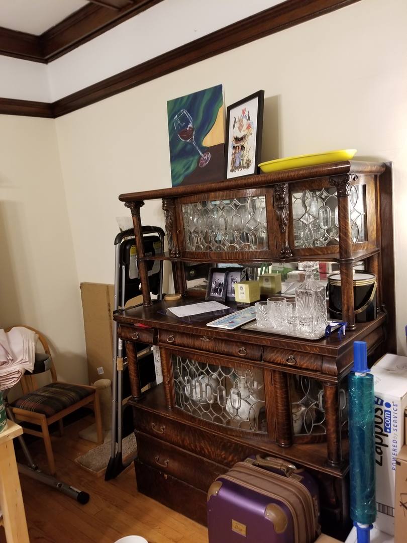 Apartment for rent at 638 W Grace St #1E, Chicago, IL 60613