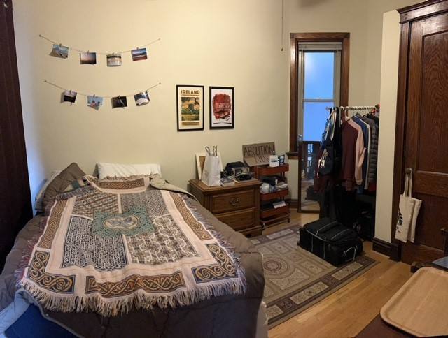 Apartment for rent at 638 W Grace St #1E, Chicago, IL 60613