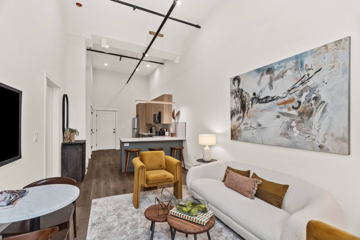 Apartment for rent at 813 W Evergreen Ave #205, Chicago, IL 60642