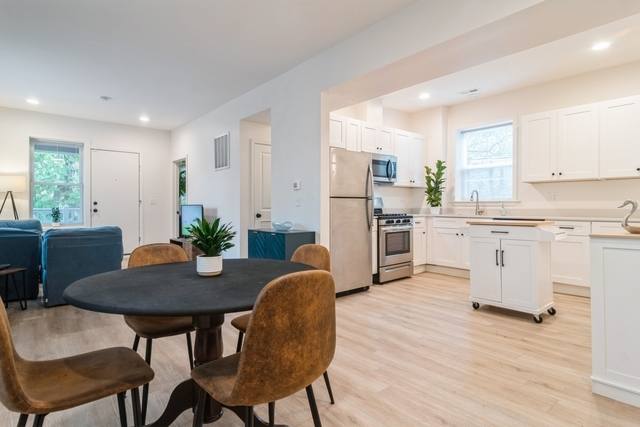 Apartment for rent at 3639 W Iowa St #2W, Chicago, IL 60651
