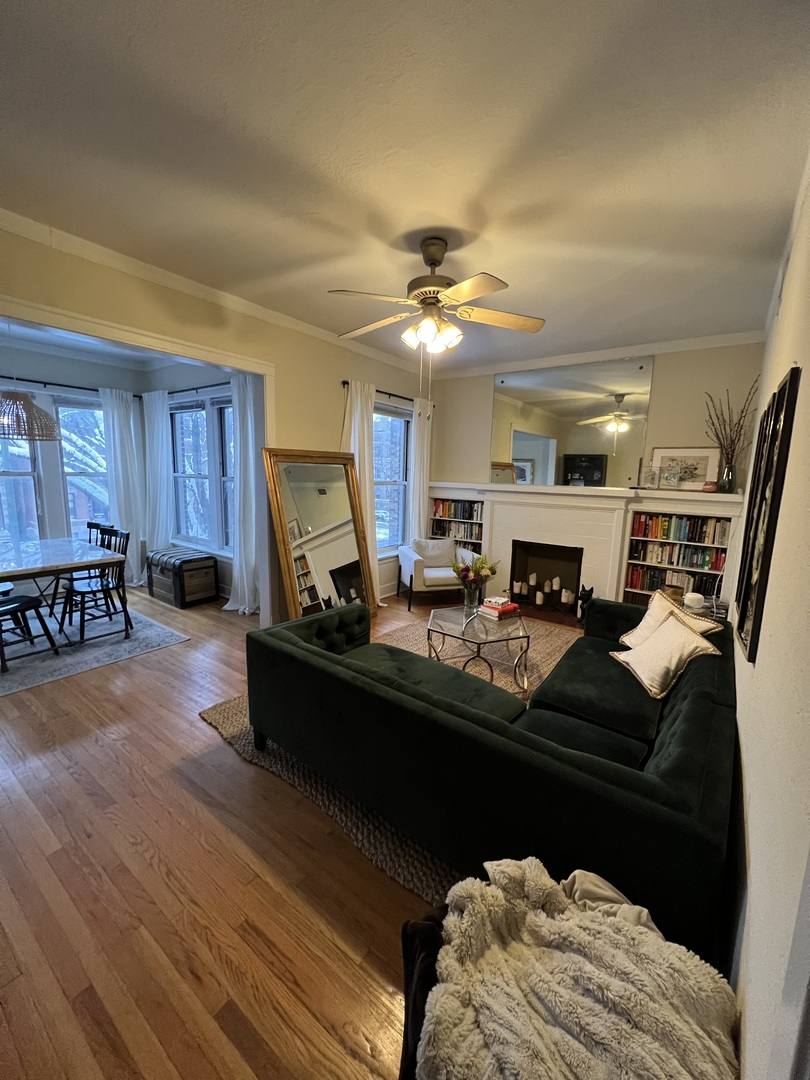 Apartment for rent at 1516 W Addison St #1W, Chicago, IL 60613