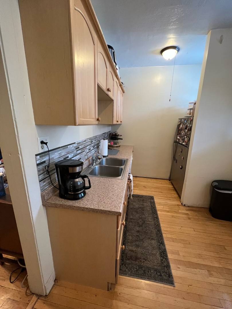 Apartment for rent at 1516 W Addison St #1W, Chicago, IL 60613