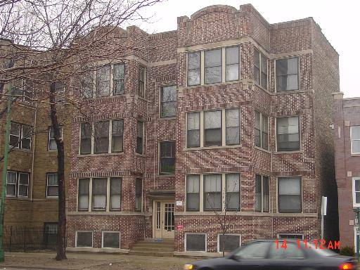 Apartment for rent at 1516 W Addison St #1W, Chicago, IL 60613