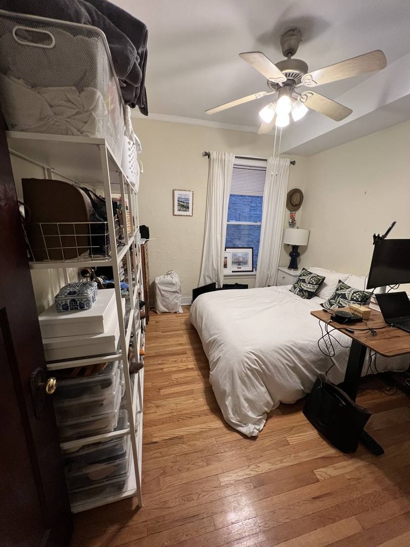 Apartment for rent at 1516 W Addison St #1W, Chicago, IL 60613