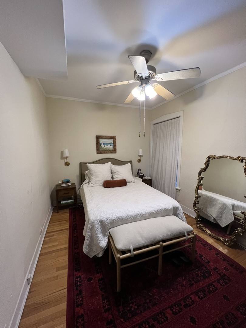 Apartment for rent at 1516 W Addison St #1W, Chicago, IL 60613