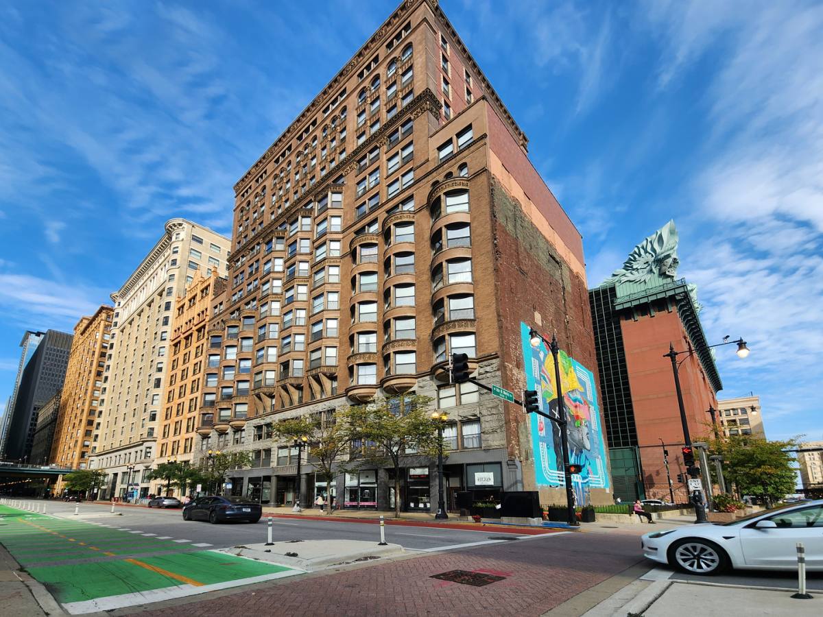 Apartment for rent at 431 S Dearborn St #407, Chicago, IL 60605