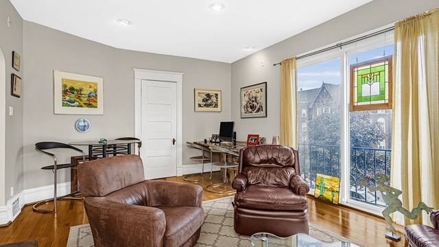 Apartment for rent at 433 Wisconsin Ave #2F, Oak Park, IL 60302