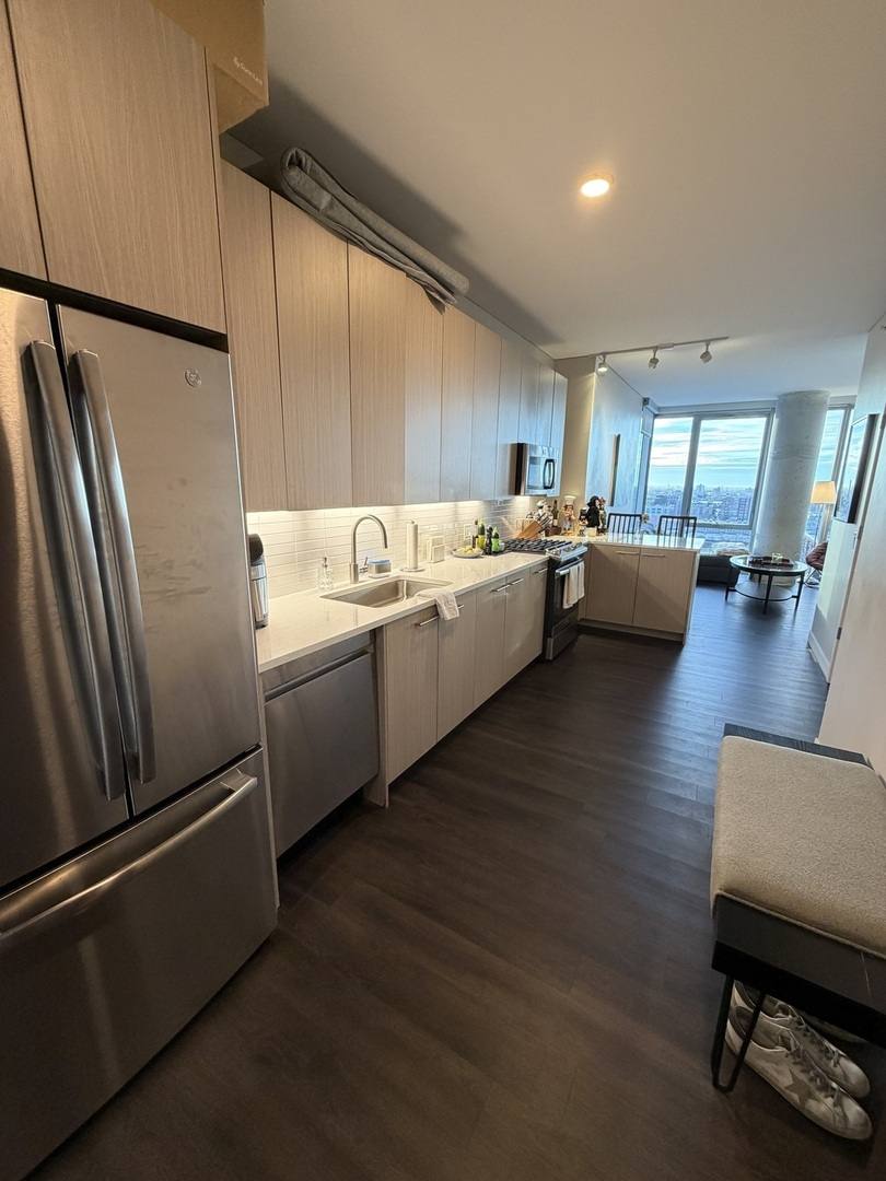 Apartment for rent at 205 S Peoria St #1515, Chicago, IL 60607