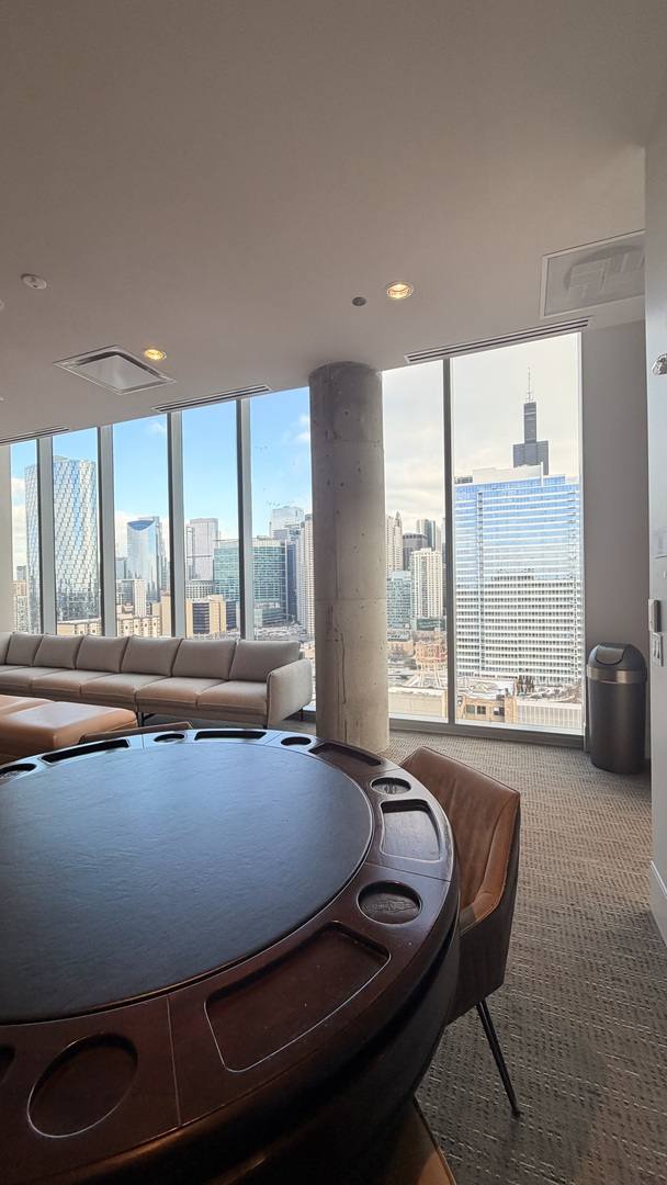 Apartment for rent at 205 S Peoria St #1515, Chicago, IL 60607