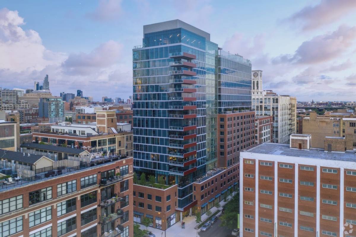 Apartment for rent at 205 S Peoria St #1515, Chicago, IL 60607