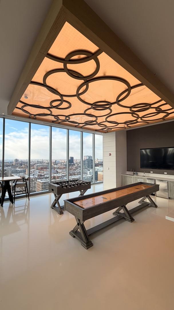 Apartment for rent at 205 S Peoria St #1515, Chicago, IL 60607