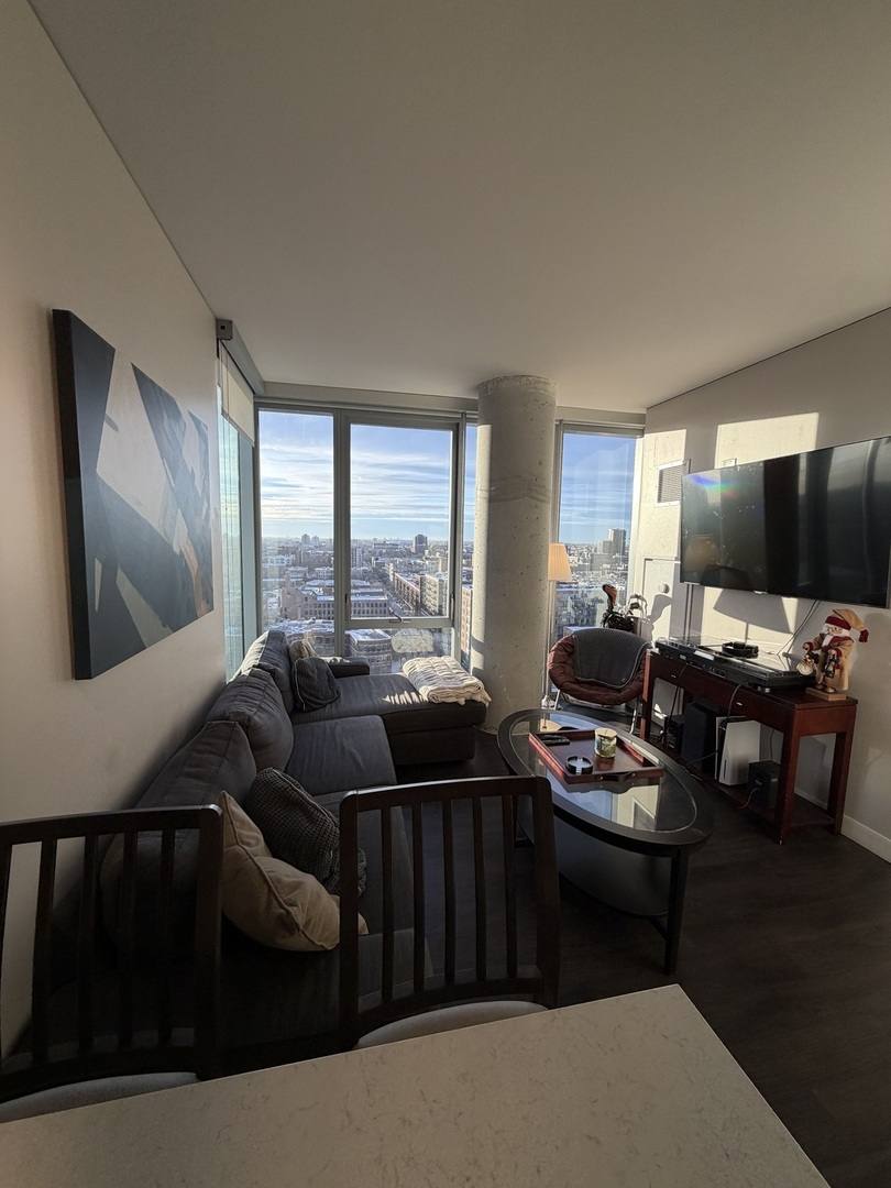Apartment for rent at 205 S Peoria St #1515, Chicago, IL 60607