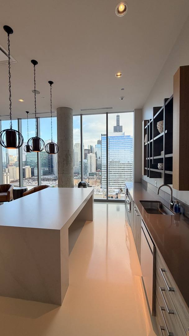 Apartment for rent at 205 S Peoria St #1515, Chicago, IL 60607
