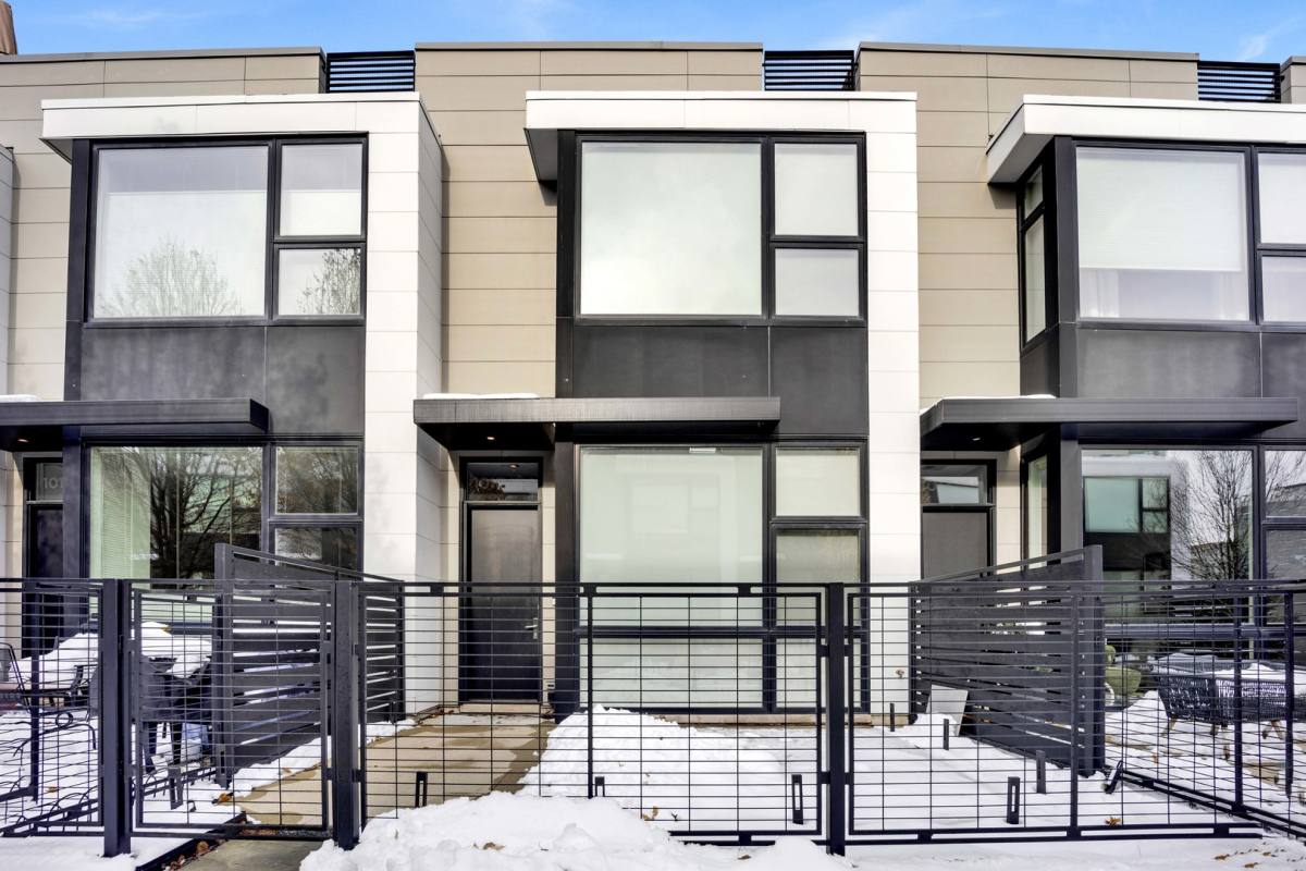 Townhouse for rent at 1017 N Cleveland Ave #4, Chicago, IL 60610