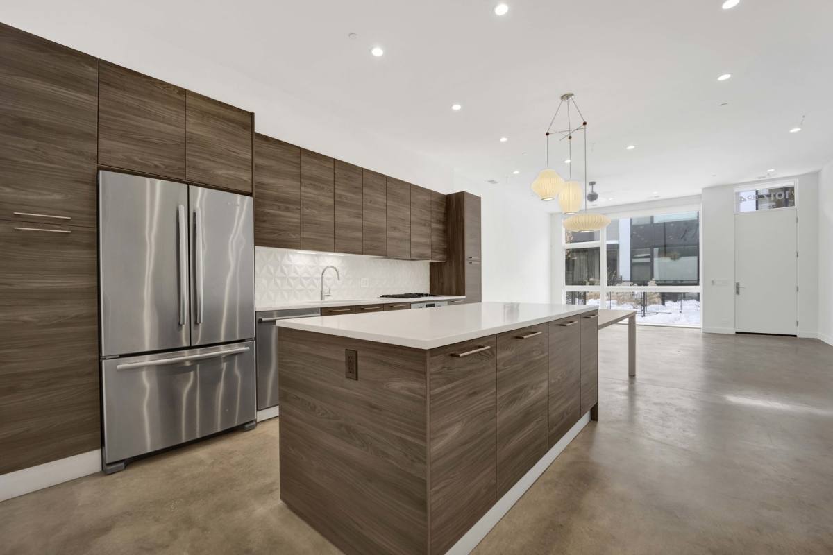 Townhouse for rent at 1017 N Cleveland Ave #4, Chicago, IL 60610