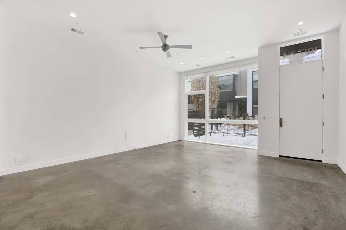 Townhouse for rent at 1017 N Cleveland Ave #4, Chicago, IL 60610
