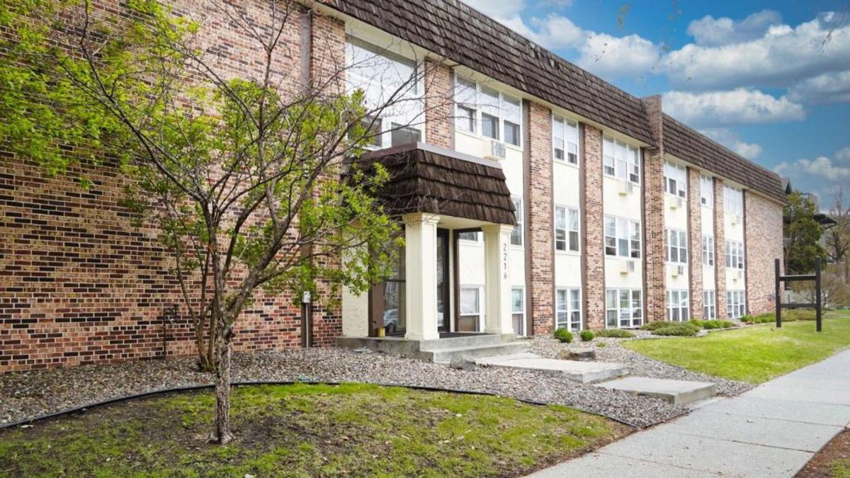 Apartment for rent at 2216 Pleasant Ave S, Minneapolis, MN 55404