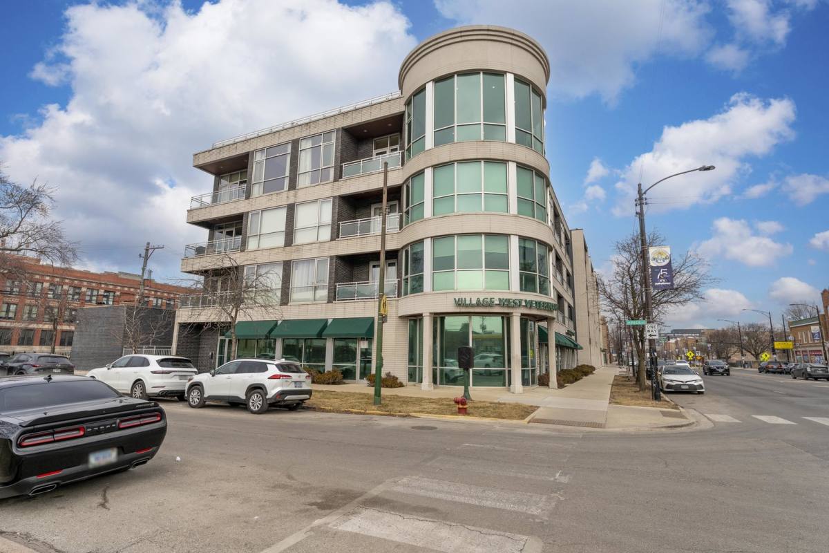 Apartment for rent at 2408 W Rice St #401, Chicago, IL 60622