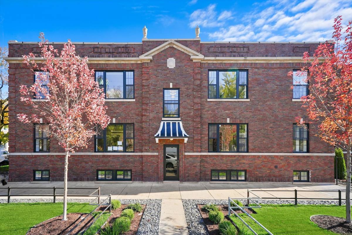Apartment for rent at 4153 N Hermitage Ave #2S, Chicago, IL 60613