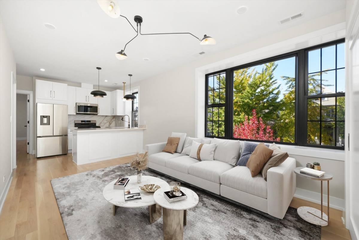 Apartment for rent at 4153 N Hermitage Ave #2S, Chicago, IL 60613