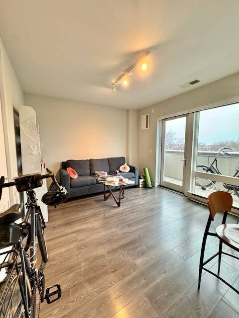 Apartment for rent at 2407 W Eastwood Ave #501, Chicago, IL 60625