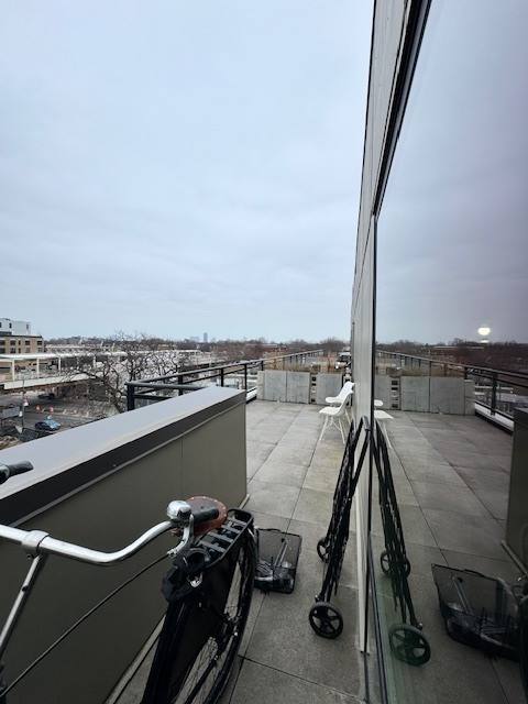 Apartment for rent at 2407 W Eastwood Ave #501, Chicago, IL 60625