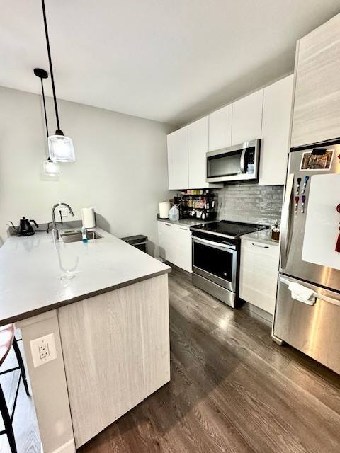 Apartment for rent at 2407 W Eastwood Ave #501, Chicago, IL 60625