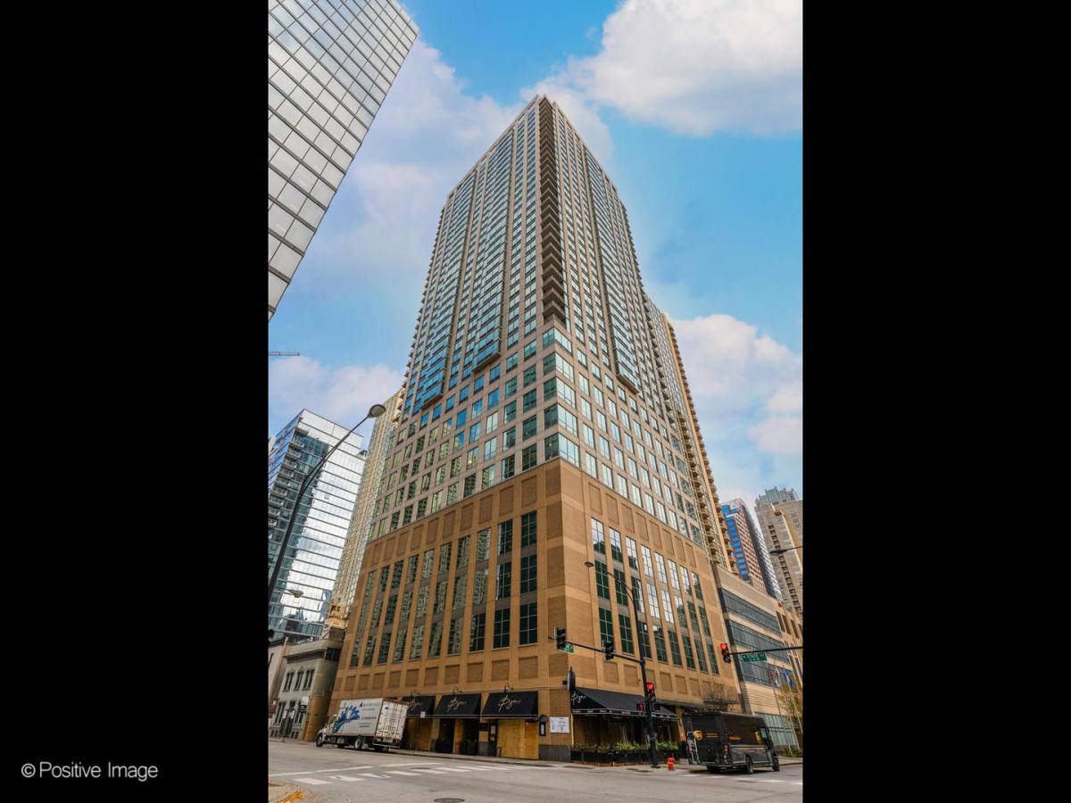 Apartment for rent at 2 E Erie St #1501, Chicago, IL 60611