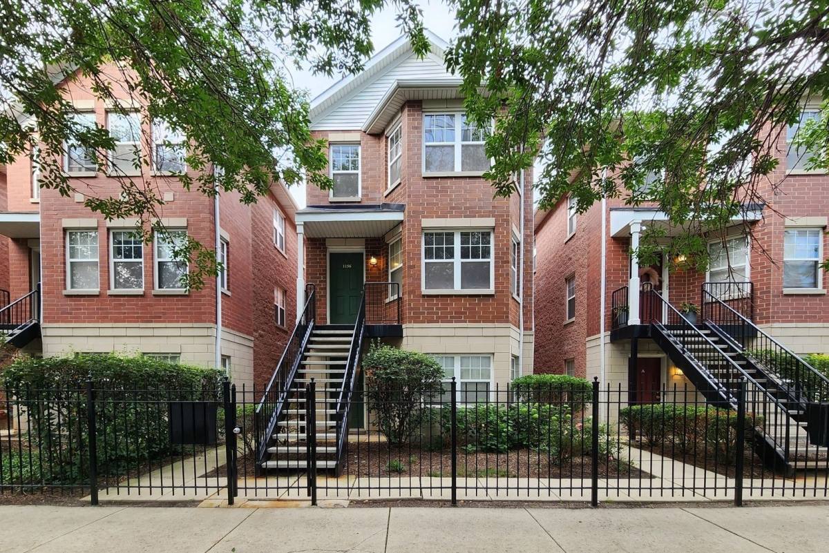 Apartment for rent at 1156 N Howe St #B, Chicago, IL 60610